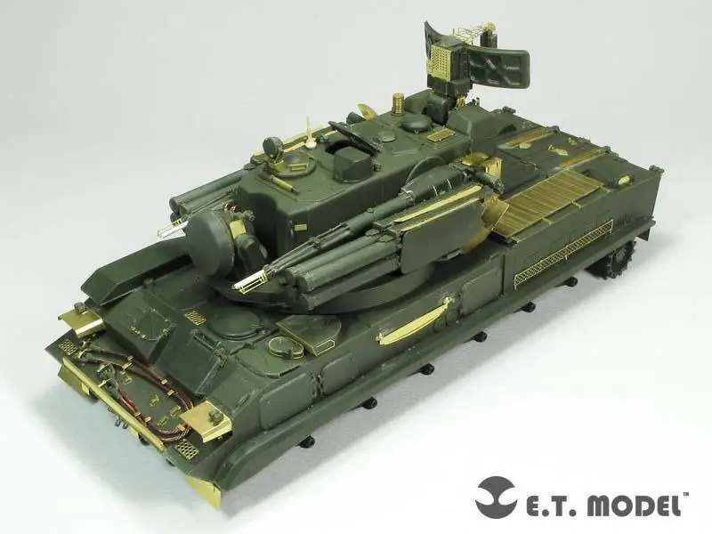 ET Модел Е35-169 Руска зенитна артилерия 2S6M 