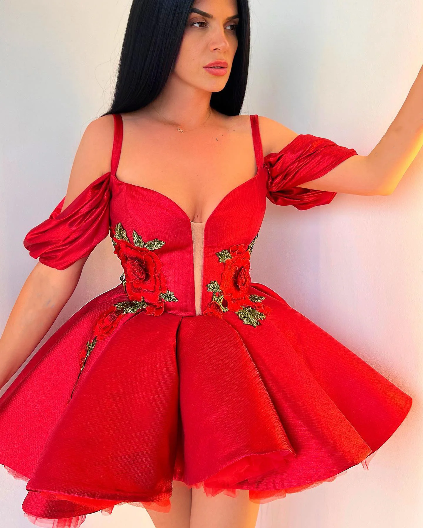 Тънки Червени Рокли за Партита в Саудитска Арабия с открити рамене, вечерни рокли за абитуриентски бал с 3D цветя, Празнични рокли Изображение 3