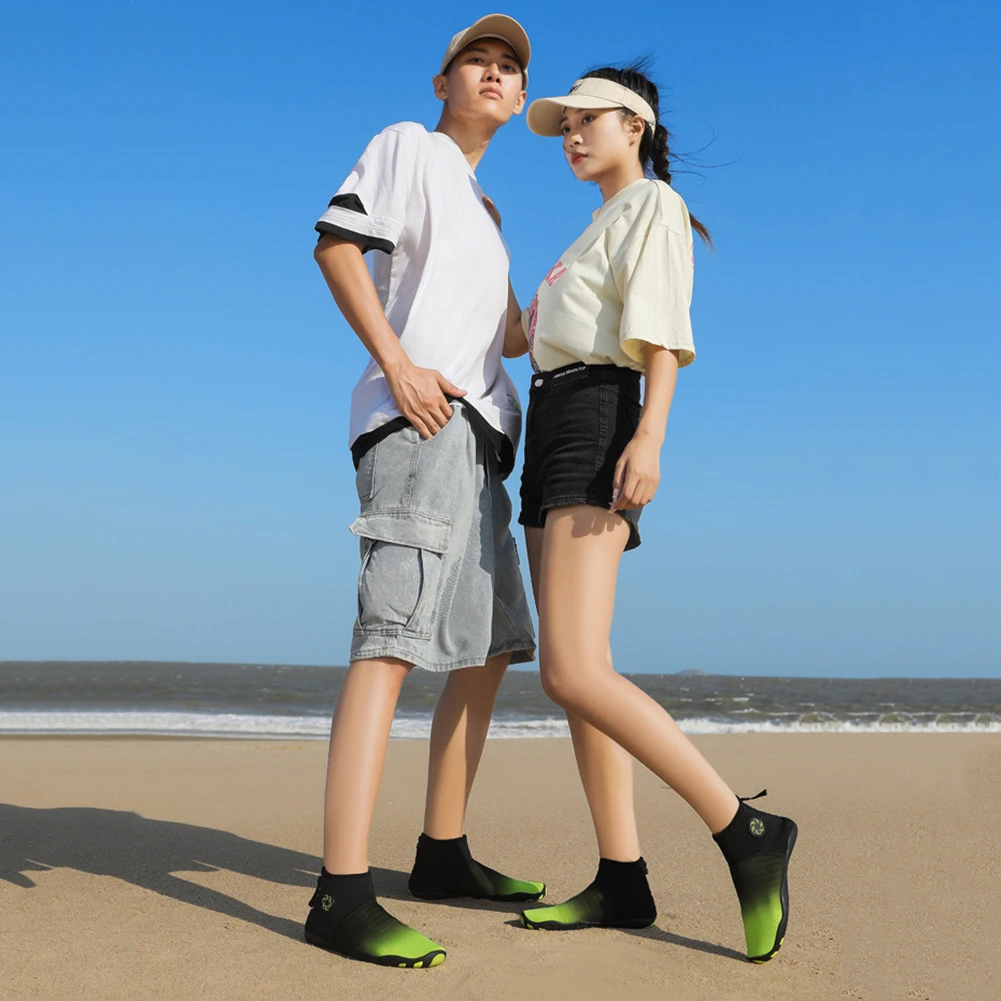 Плажната Водна Унисекс обувки, Нескользящая гумена Водна обувки на бос, Дишащи бързо съхнещи ластични шнурове, е удобна за разходки по плажа Изображение 3